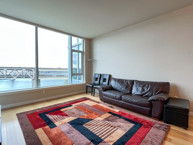Building Photo - Beautiful 1 Bed 1 Bath Waterfront Condo w/...