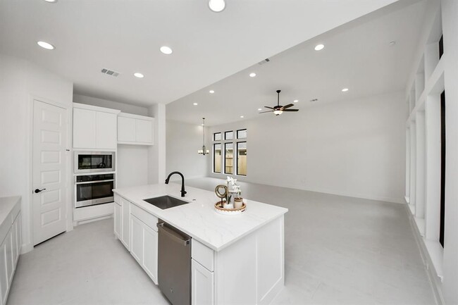 Building Photo - 8706 Incandesce Rise Dr