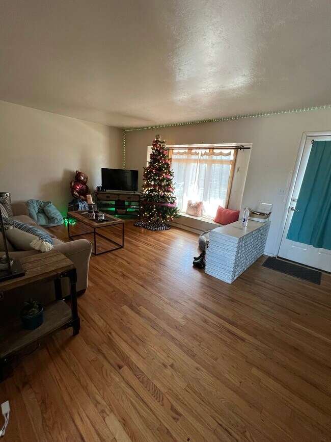 Building Photo - 1411 26th St