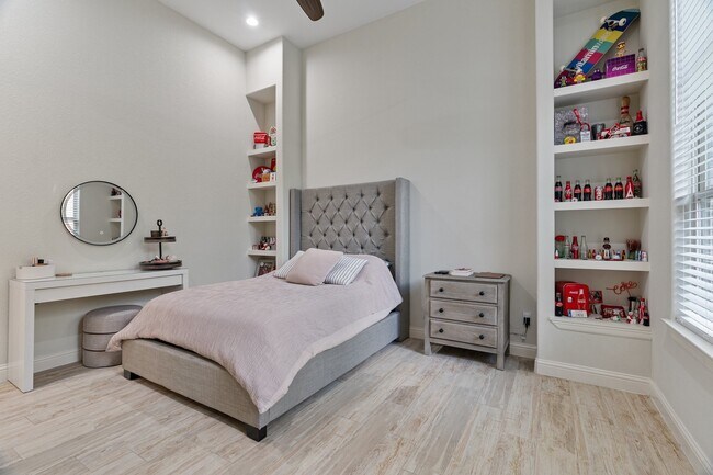 Building Photo - 25019 Butler Hill Ct
