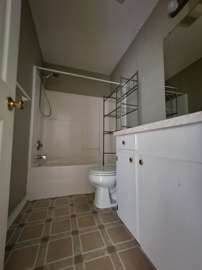 Building Photo - Recently remodeled 3 bedroom, 2 bath brick home