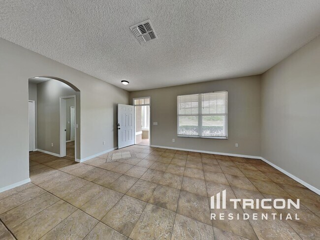 Building Photo - 14308 Tanja King Blvd