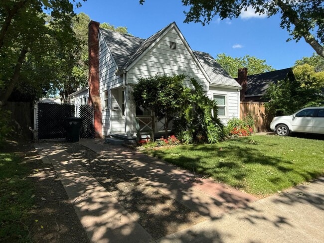 Building Photo - Cozy 2 bed 1 bath available now!