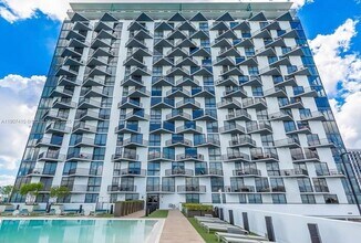 Building Photo - 5252 NW 85th Ave