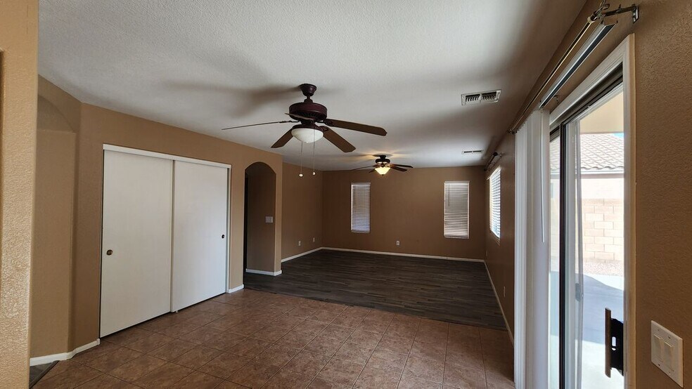 Building Photo - 42553 W Michaels Dr