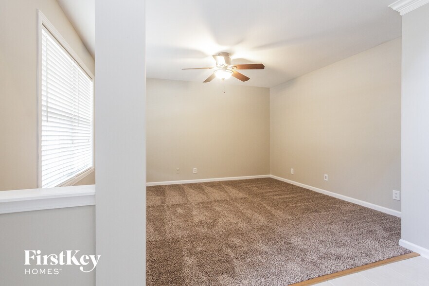 Building Photo - 7203 Tresa Dr