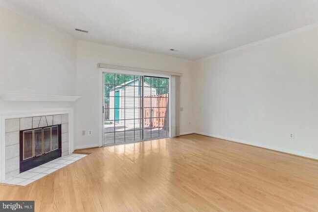 Building Photo - 7170 Westfield Ct