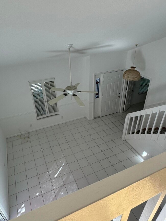 Building Photo - 429 N Cypress Dr