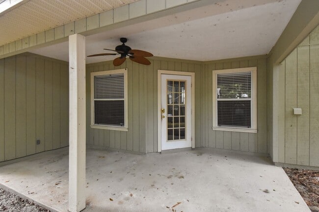 Building Photo - 8209 SW 52 Ln