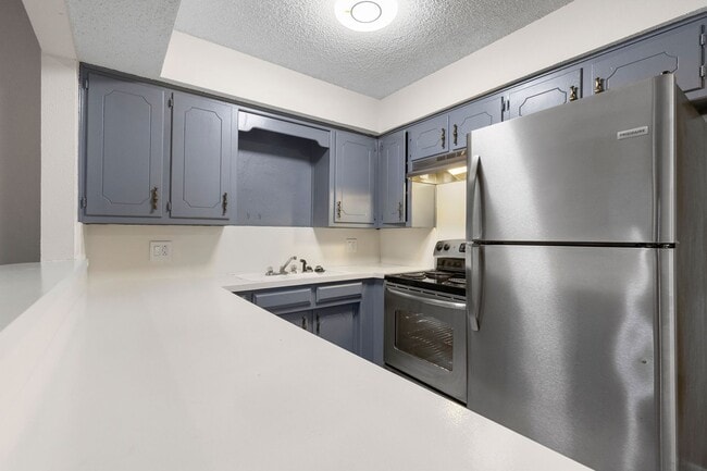 Building Photo - 1205 W Texas St