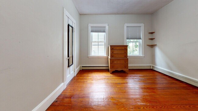 Building Photo - 5 Durham St