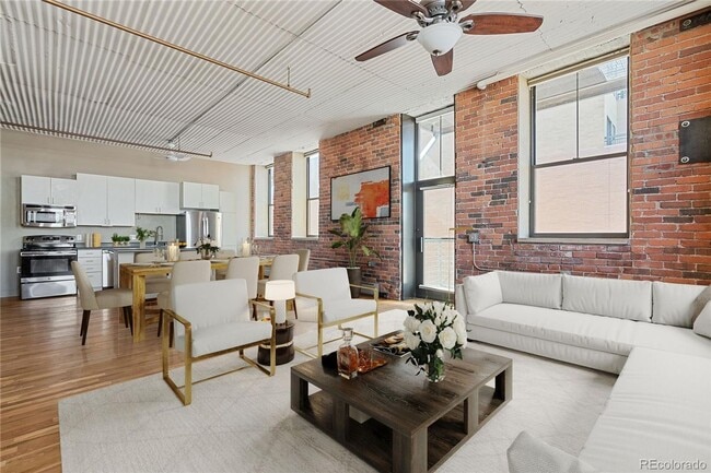 Building Photo - 1 BED 1 BATH 2 PARKING SPOTS ACROSS FROM ROCKIE'S STADIUM!