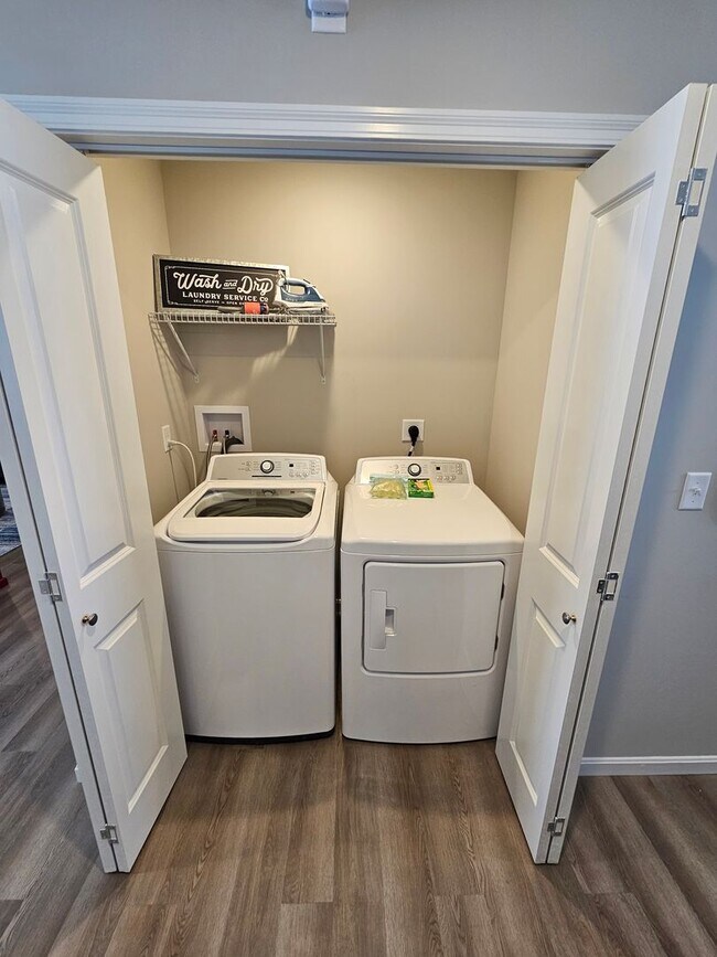 Building Photo - 814 Pierson Rd