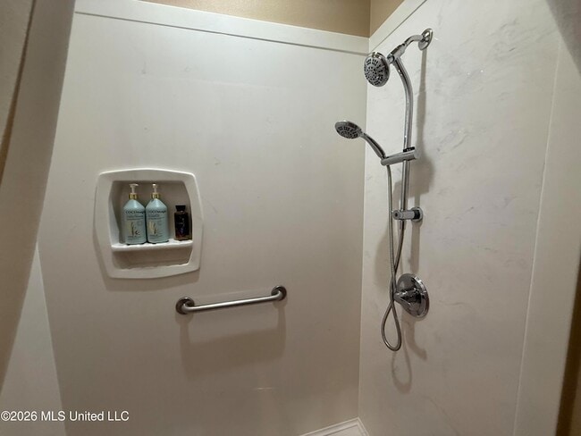 Building Photo - 4294 Popp's Ferry Rd