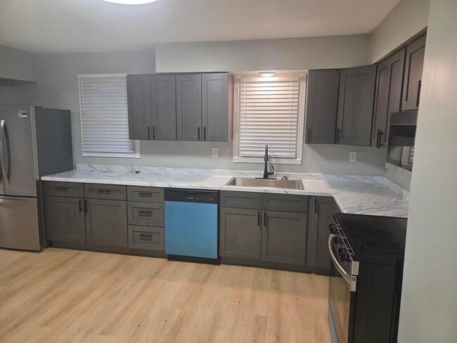 Building Photo - 989 W 1080 N