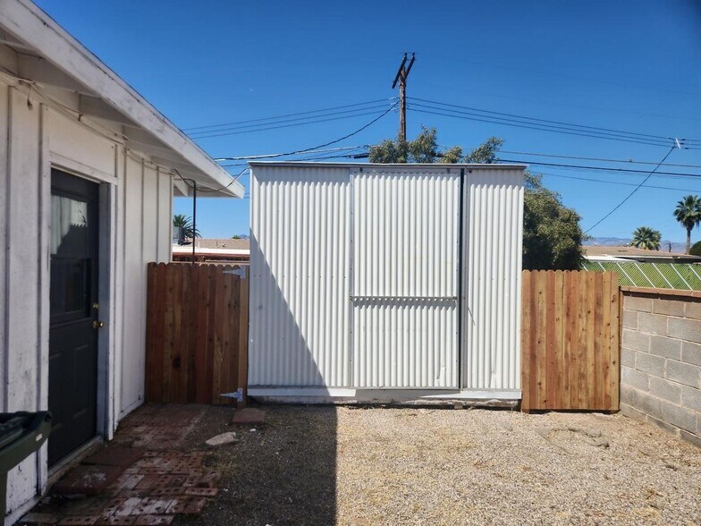 Building Photo - 7033 E Calle Orion