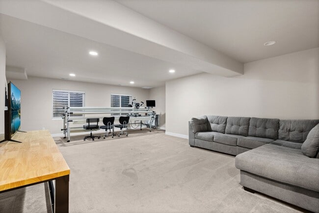 Building Photo - 965 Mount Andrew Dr