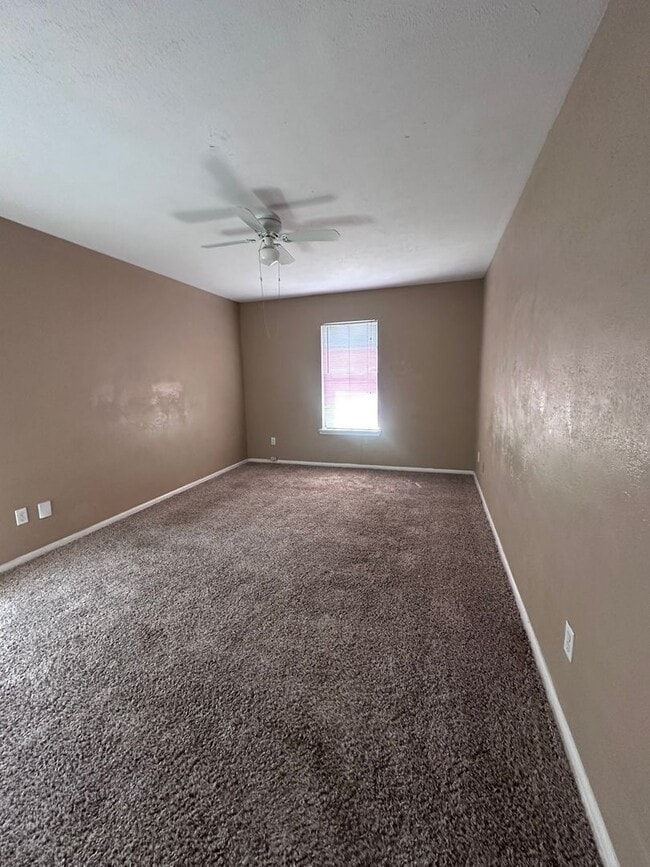Building Photo - Charming 3-Bedroom Home with Private Backyard Oasis