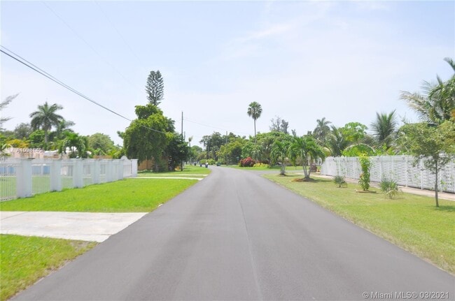 Building Photo - 250 N Biscayne River Dr