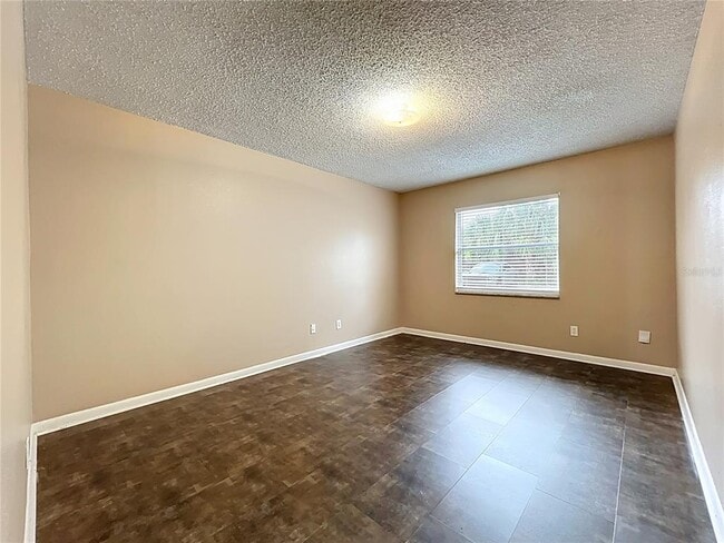 Building Photo - 4223 Parkside Dr