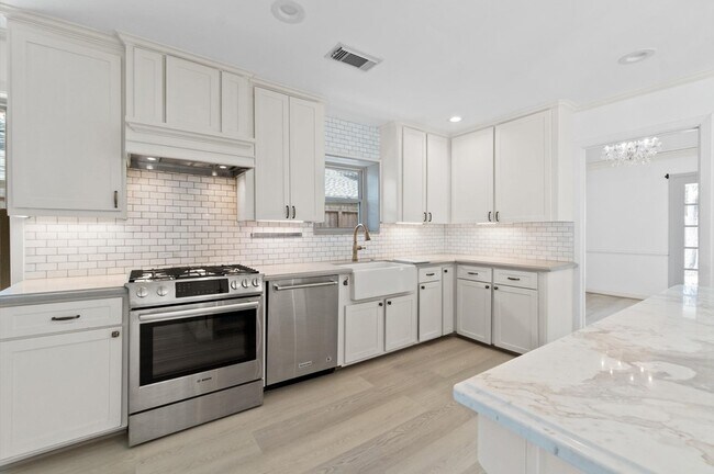 Building Photo - 6249 Overbrook Ln