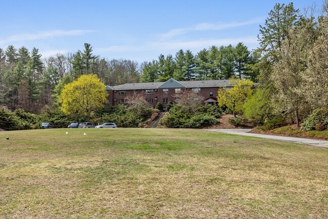 Building Photo - 61 Spencer Rd