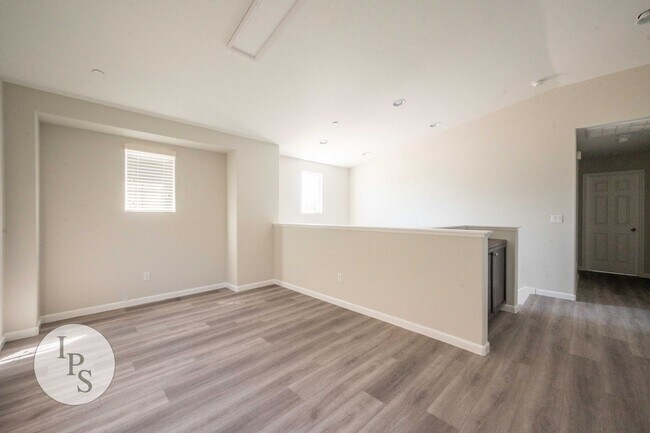 Building Photo - Clovis Eastside Home, 4BR/3BA, Built 2017 - Lots of Amenities!