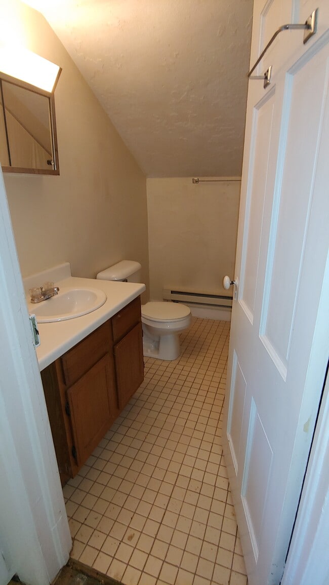 Bathroom - 622 Jefferson St