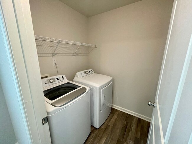 Building Photo - 3818 Miller Dr