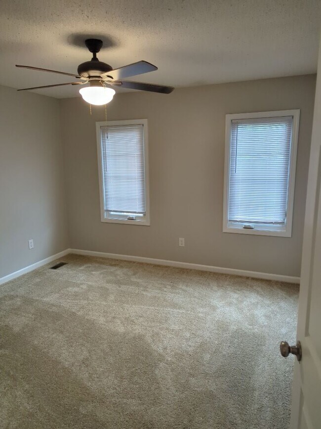 Building Photo - Coming Soon!!! Located near Columbia Airport