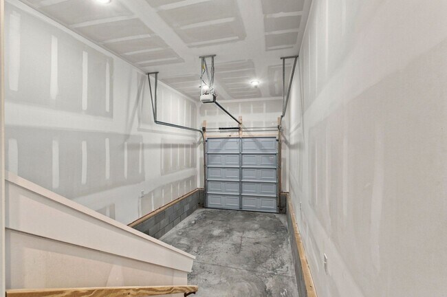Building Photo - 5618B Obrien Ave