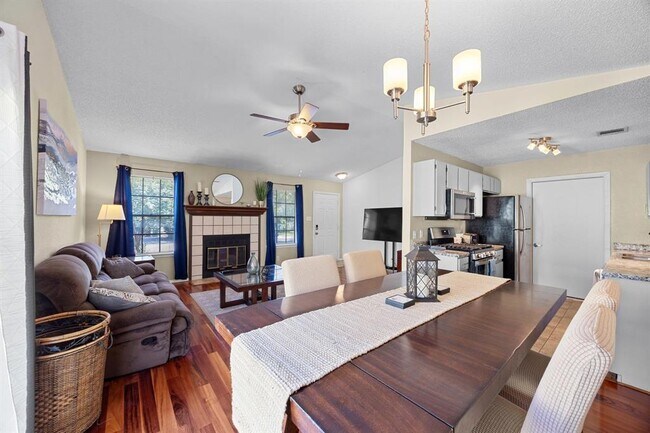 Building Photo - 1111 Fairlawn Cove