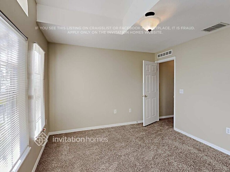 Building Photo - 1450 Mycroft Dr