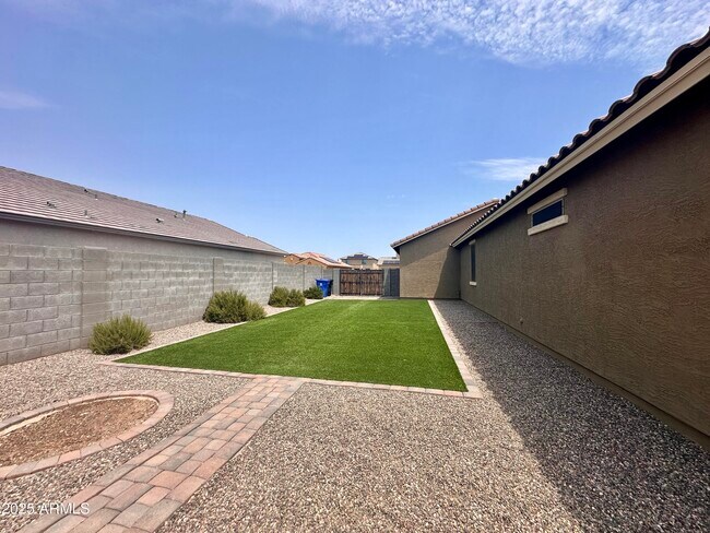 Building Photo - 18569 W Via Montoya Dr