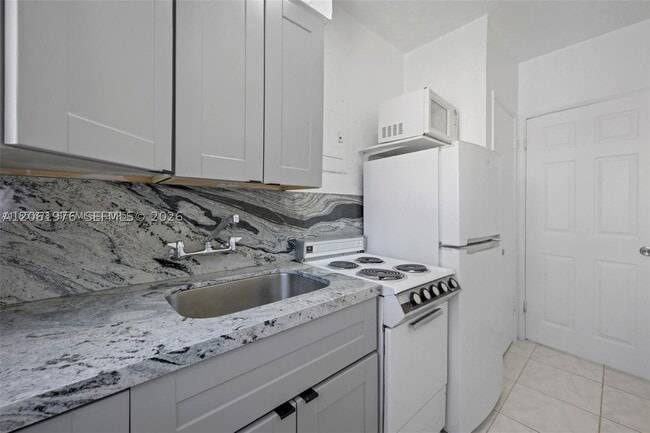 Building Photo - 550 NE 82nd St