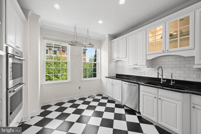 Building Photo - 3545 Winfield Lane Northwest