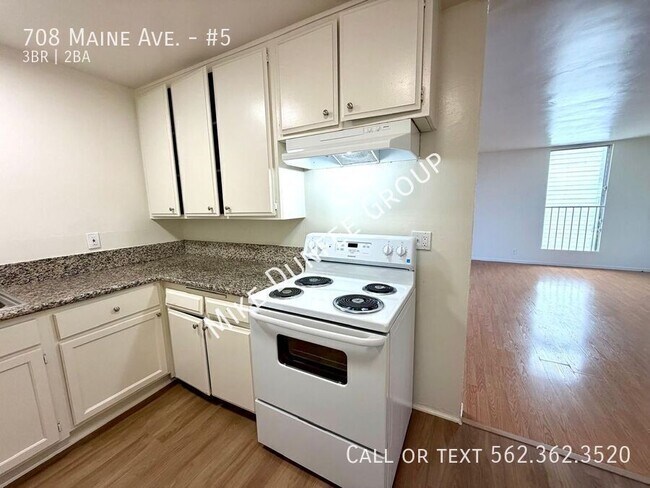 Building Photo - 708 Maine Ave