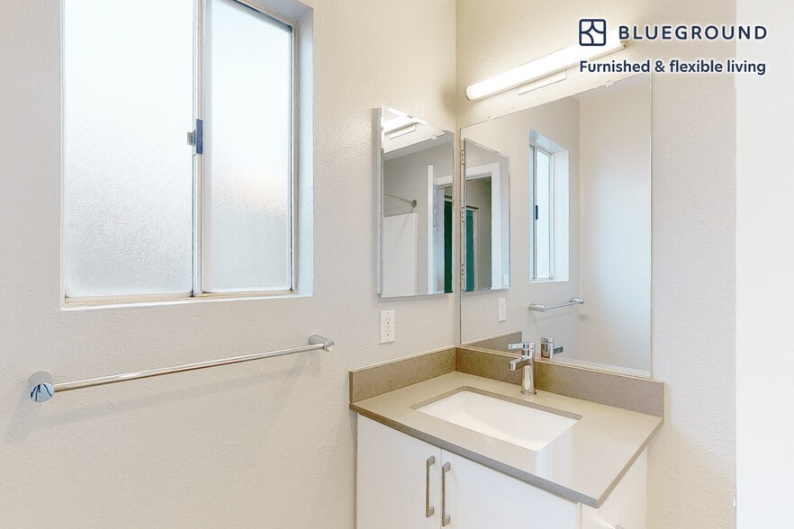 Building Photo - 3831 Orchid Ln