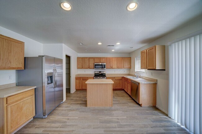 Building Photo - AVAILABLE NOW!!! Oversized Bedrooms in Johnson Ranch