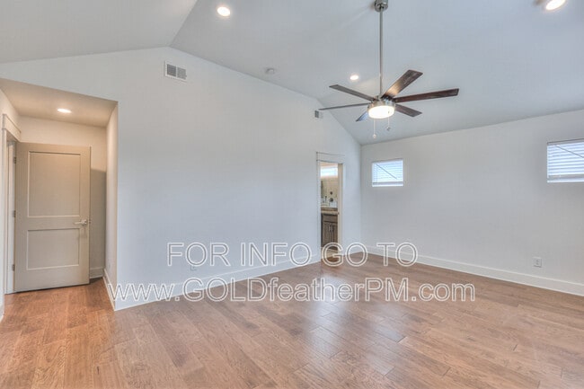 Building Photo - 253 Riverside Dr