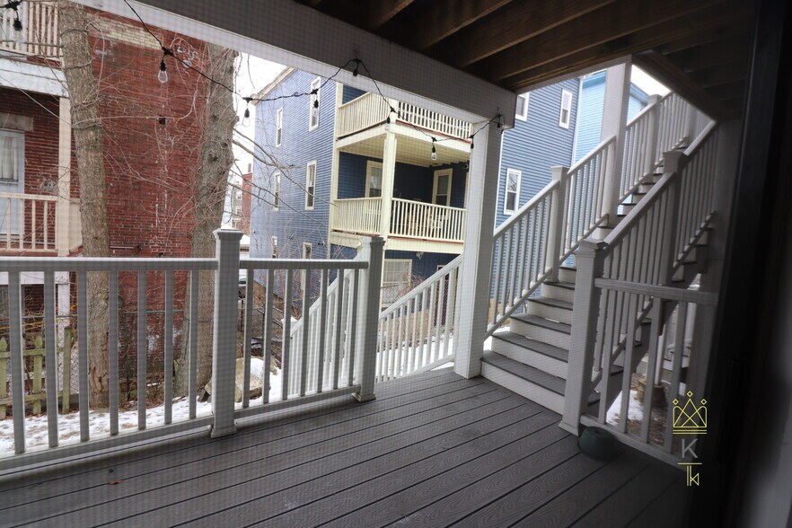 Building Photo - 8 Nira Ave