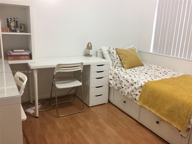 Building Photo - 487 NW 98th Ct