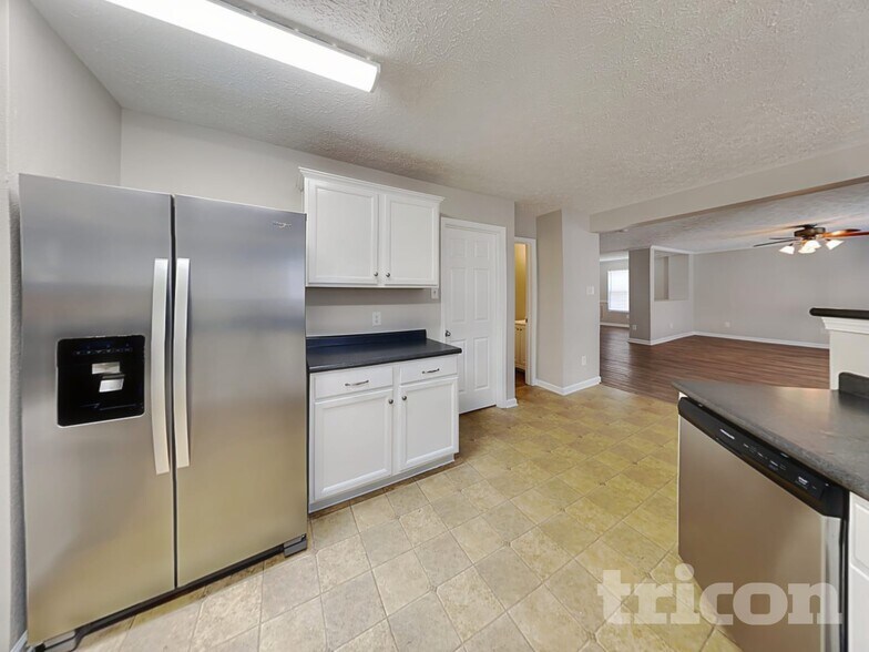 Building Photo - 1024 Tradewinds Dr