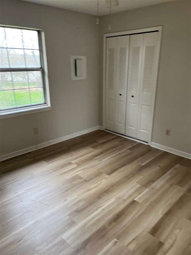 Building Photo - 1420 Hill St