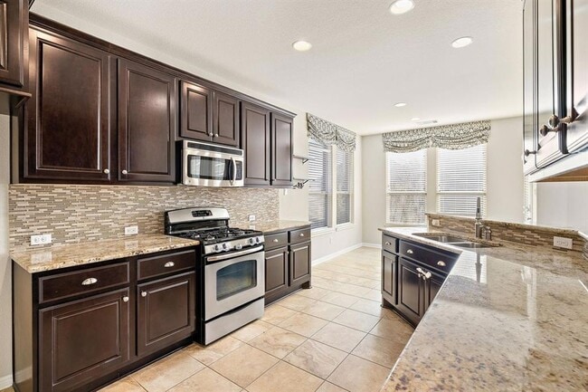 Building Photo - 2406 Yorkshire Ln