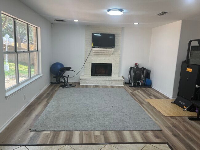 Building Photo - 8619 London Heights