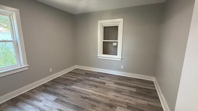 Building Photo - 1310 Martin St