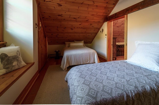 Building Photo - 45 Taconic Ave