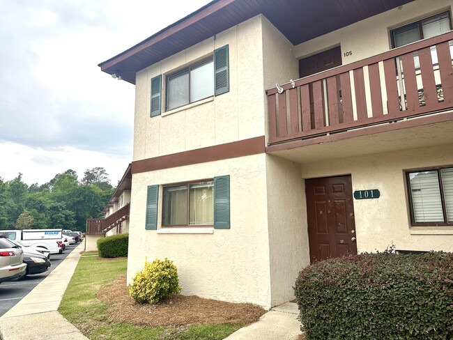 Building Photo - 101 Windsong Cir