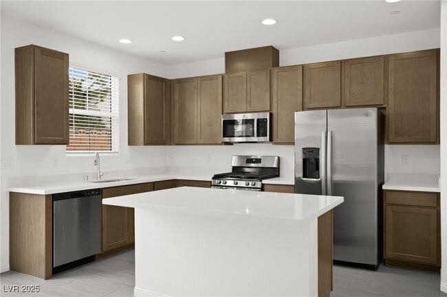 Building Photo - 10140 Glen Aulin St